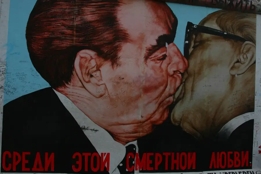 BERLIN · 06·12